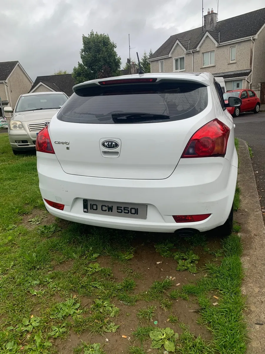 Kia Ceed 2010 - Image 3