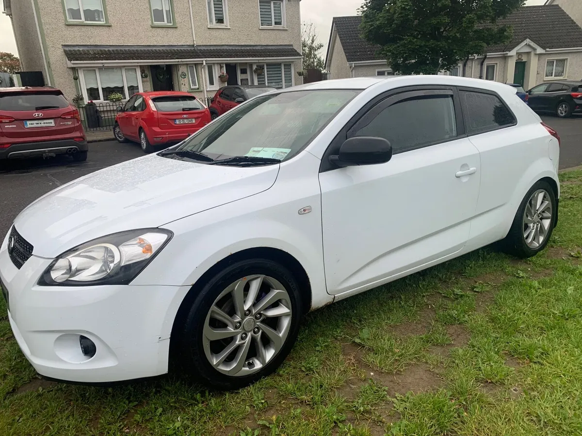 Kia Ceed 2010 - Image 4