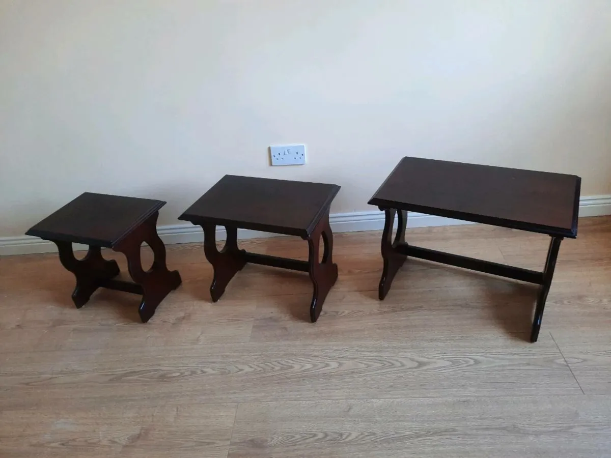 Side tables, nest of tables x 3 , mahogany - Image 1
