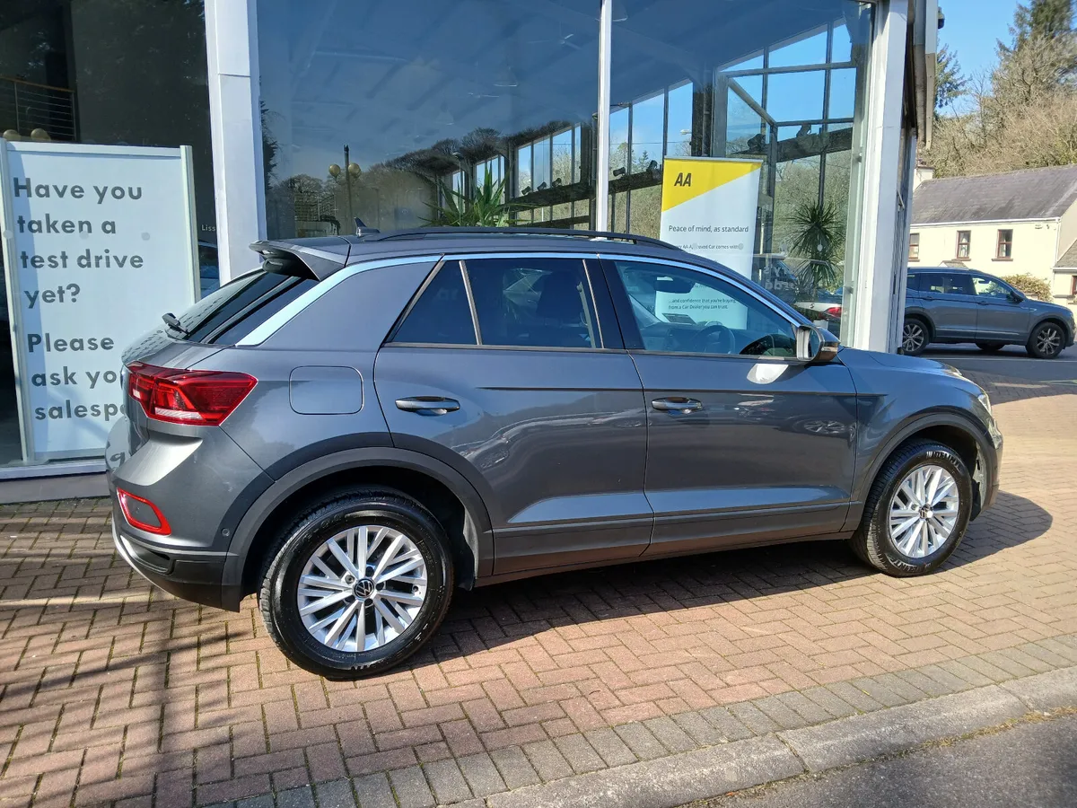 2023 T-Roc 1.0 TSi Life, Indium grey, 1 owner. - Image 3
