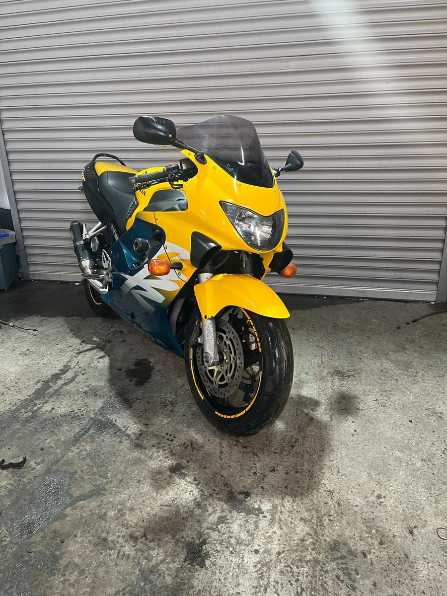 Honda cbr 600F4 - Image 4