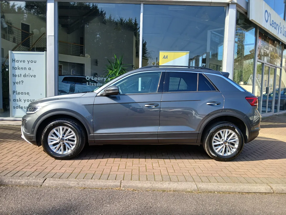 2023 T-Roc 1.0 TSi Life, Indium grey, 1 owner. - Image 4