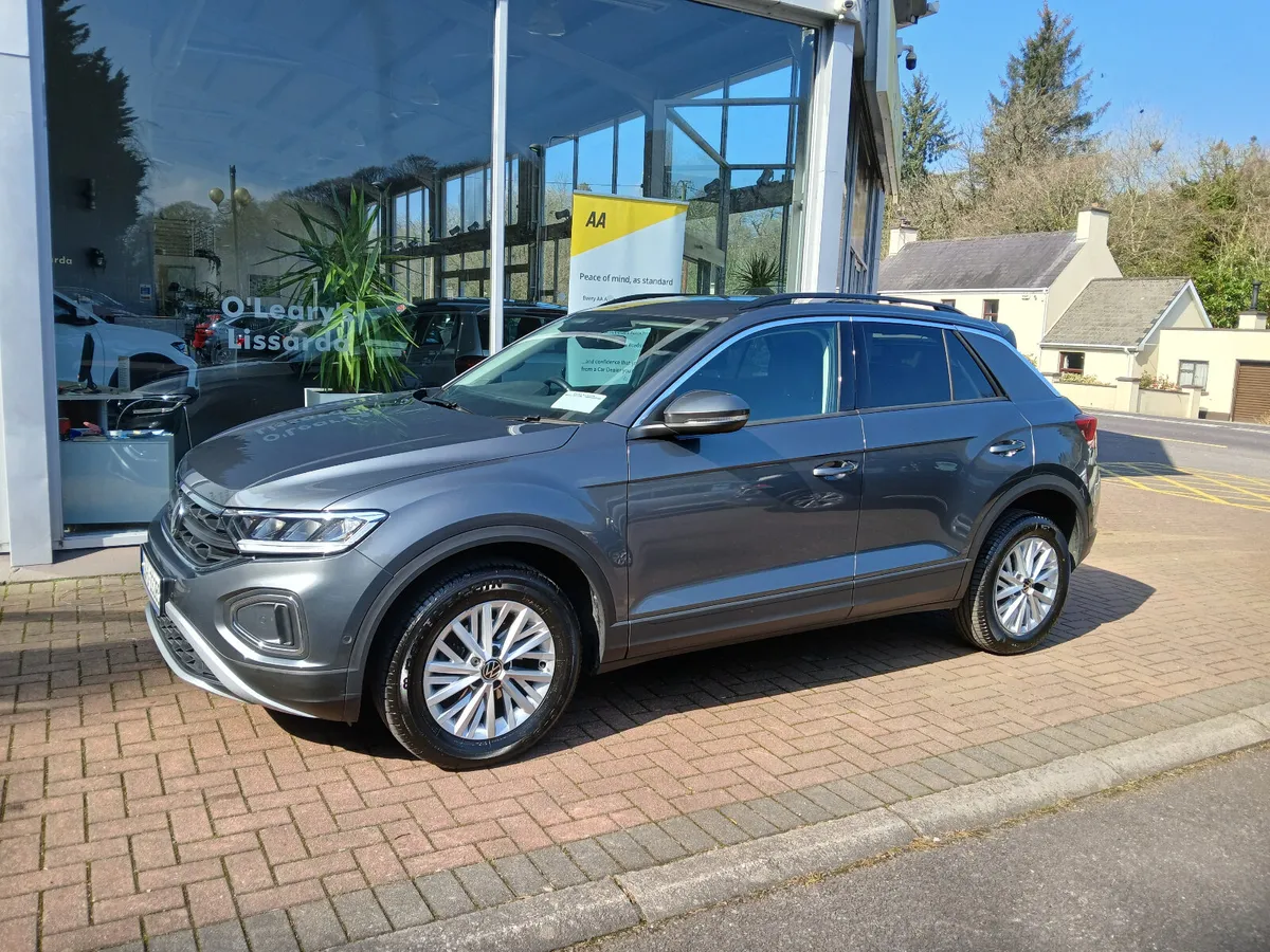 2023 T-Roc 1.0 TSi Life, Indium grey, 1 owner. - Image 2