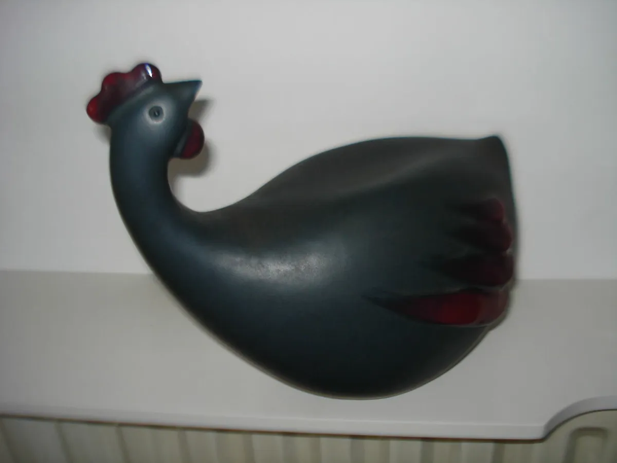 A CERAMIC & METAL HEN. - Image 4