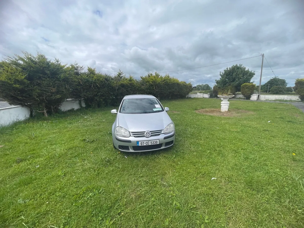 2007 Volkswagen Golf - Image 2