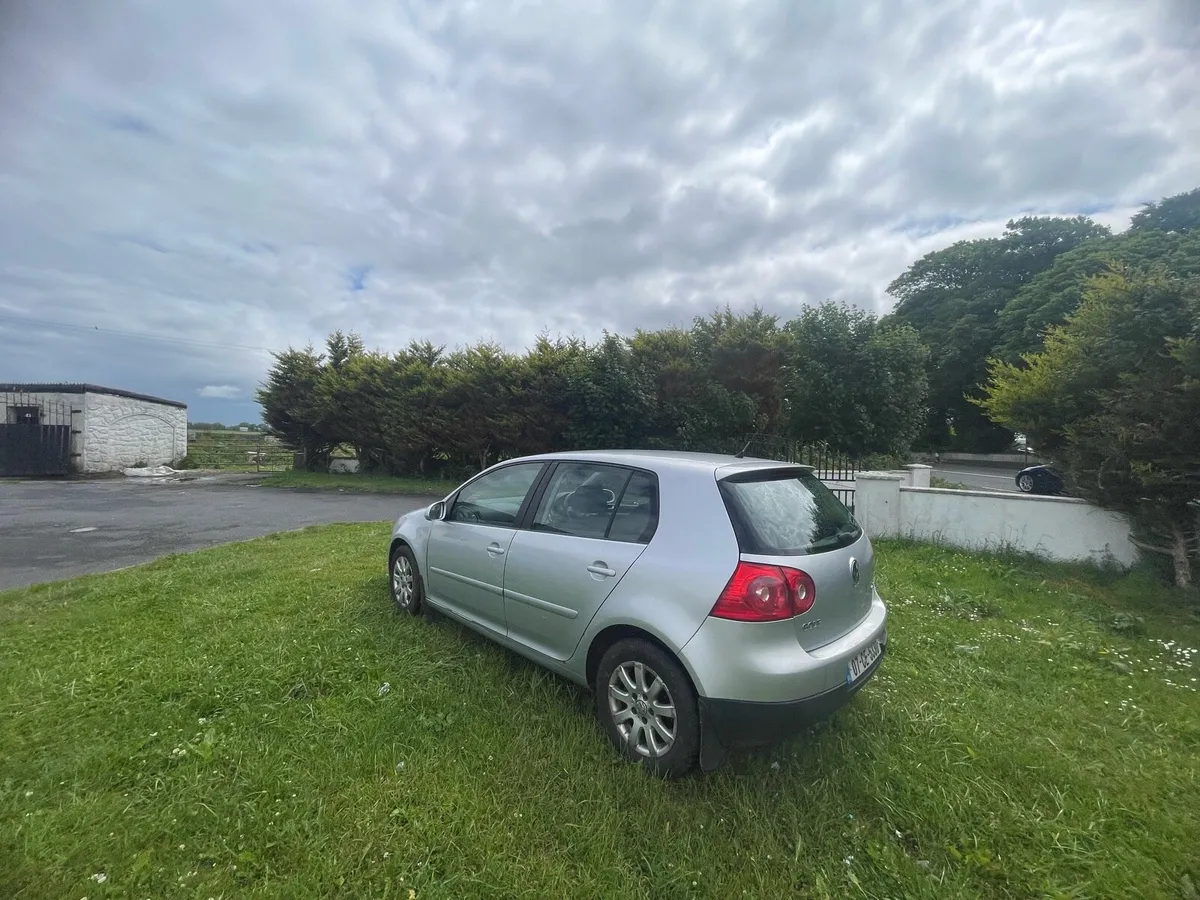 2007 Volkswagen Golf - Image 4