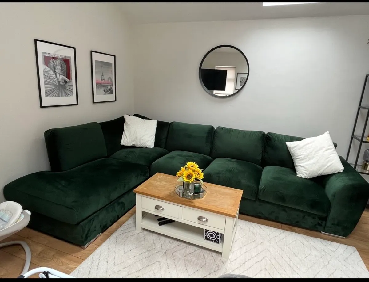 Minougue Emerald Green L-Couch - Image 1