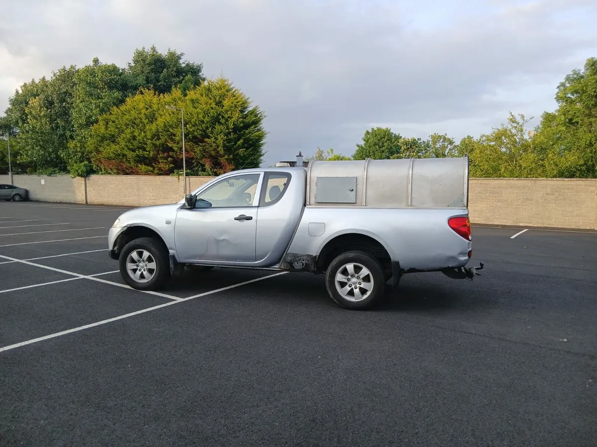 Mitsubishi l200 crewcab 13 month cvrt (03/07/26) - Image 2