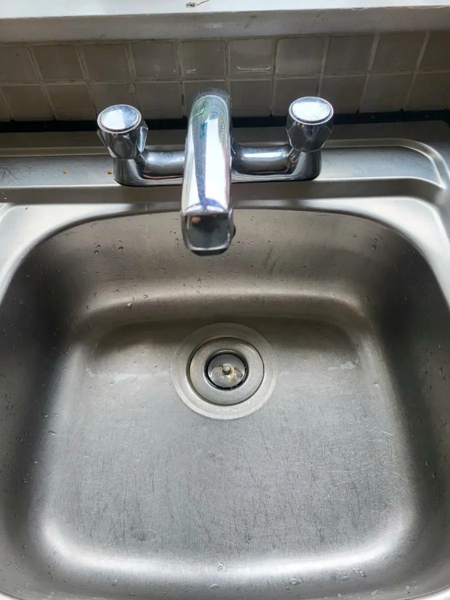 Kitchen sink - Image 2