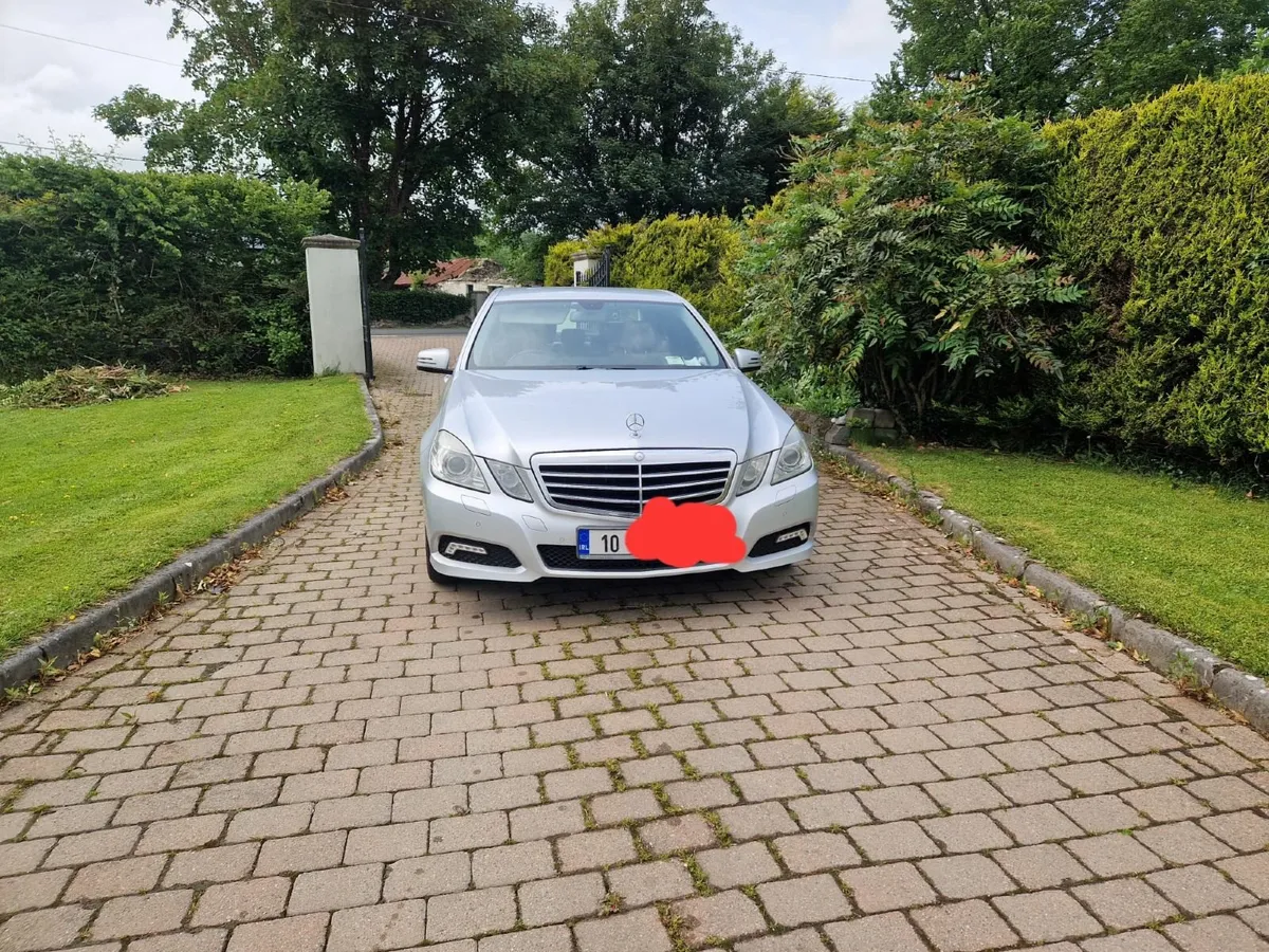 Mercedes-Benz E-Class 2010 - Image 3