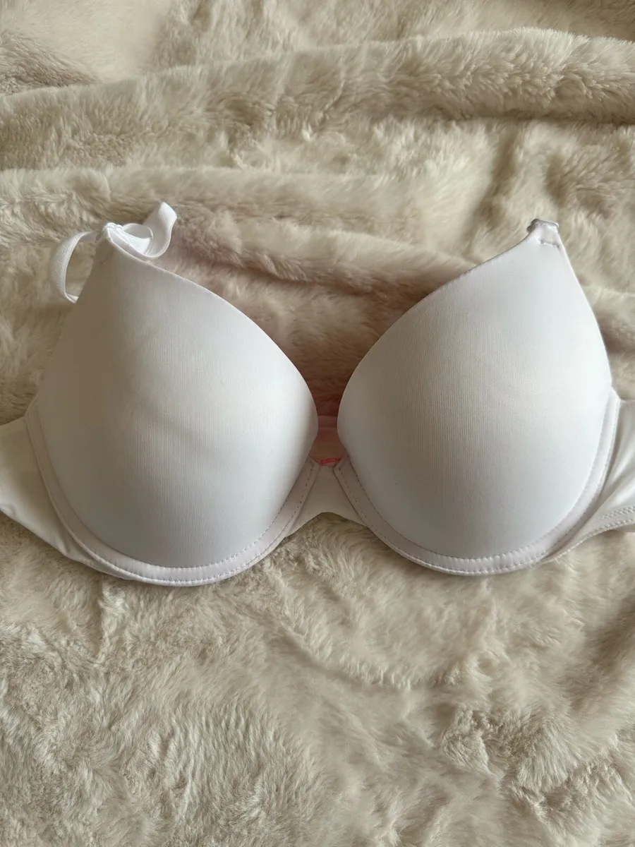 Victoria’s Secret bra - Image 2
