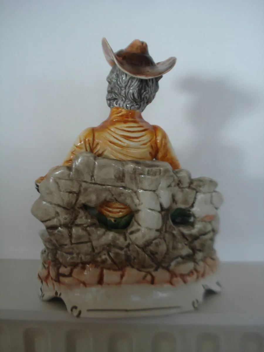 PORCELAIN CERAMIC COWBOY, MADE IN ITALY. - Image 4