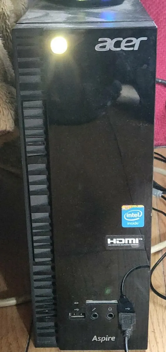 Acer Aspire Desktop Computer - Image 3