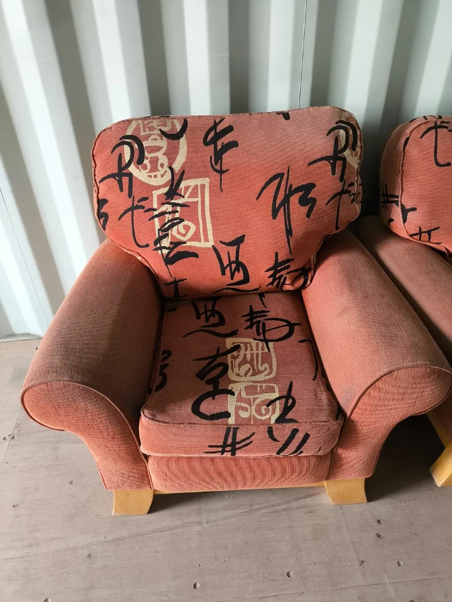 2 free armchairs for collection - Image 2