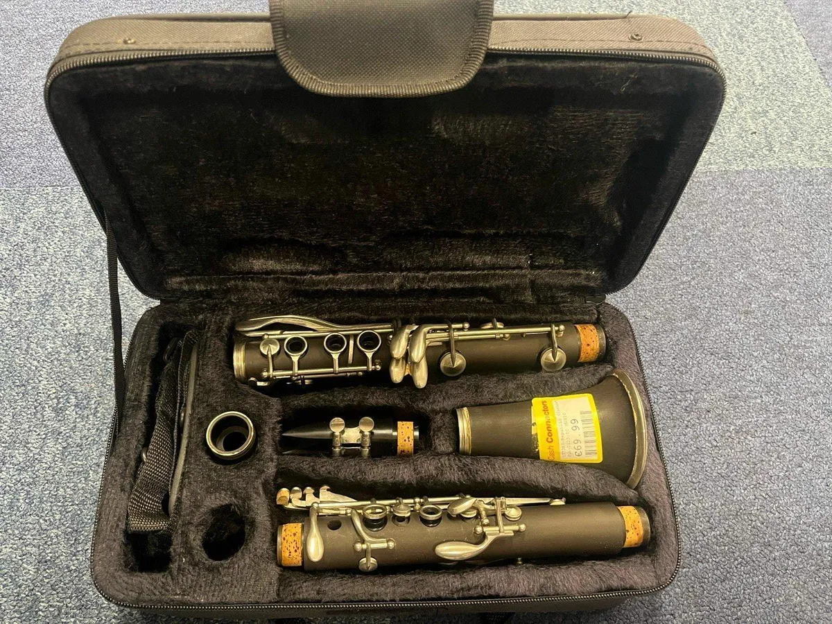 Windsor Clarinet With Case - Image 1