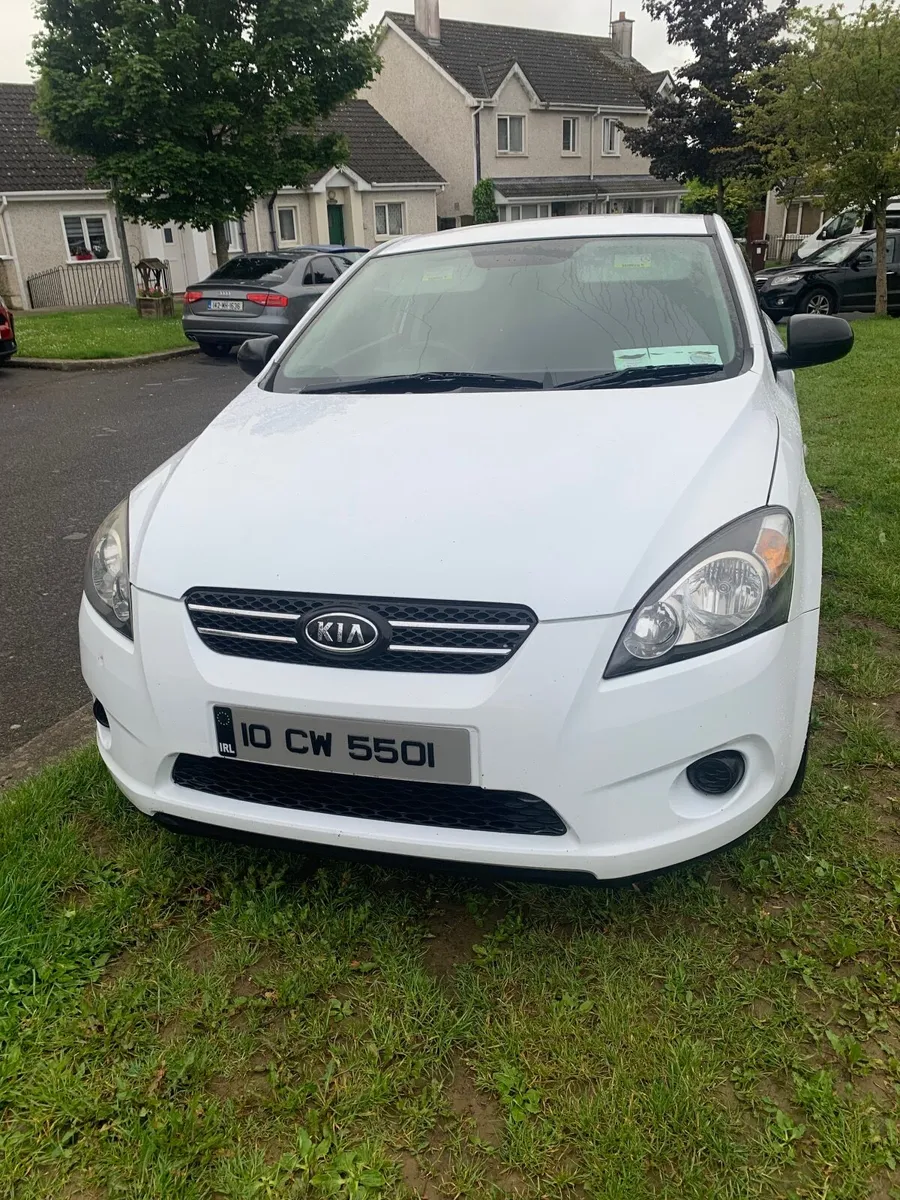 Kia Ceed 2010 - Image 1