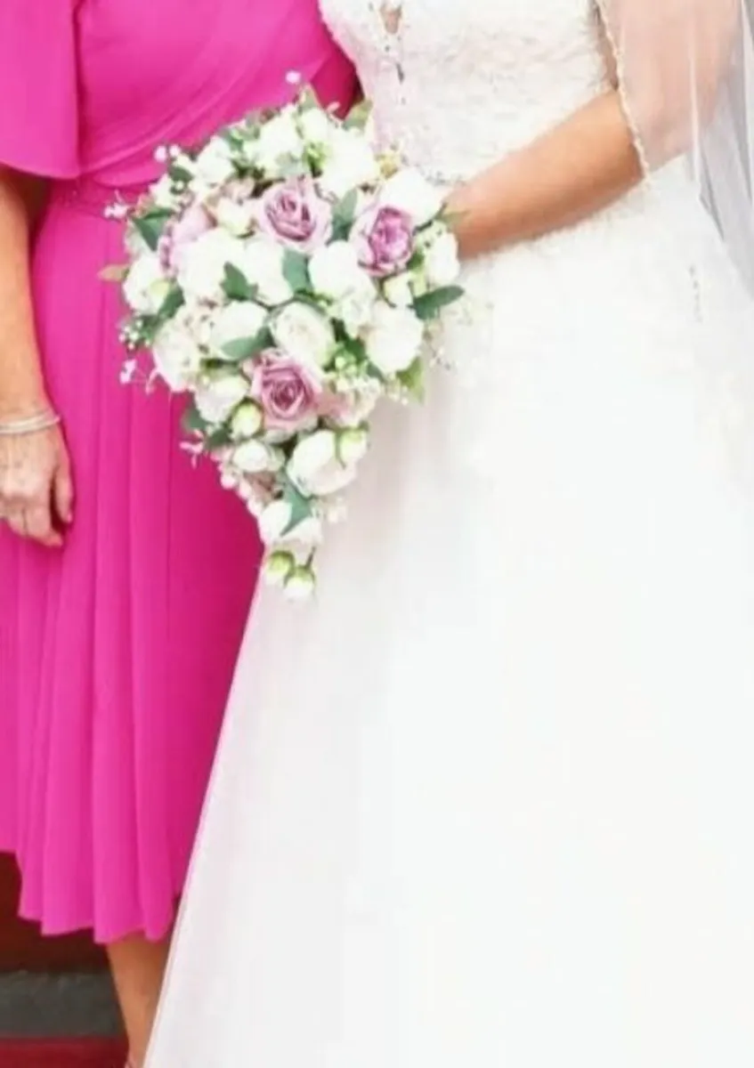 Wedding flowers - Image 3