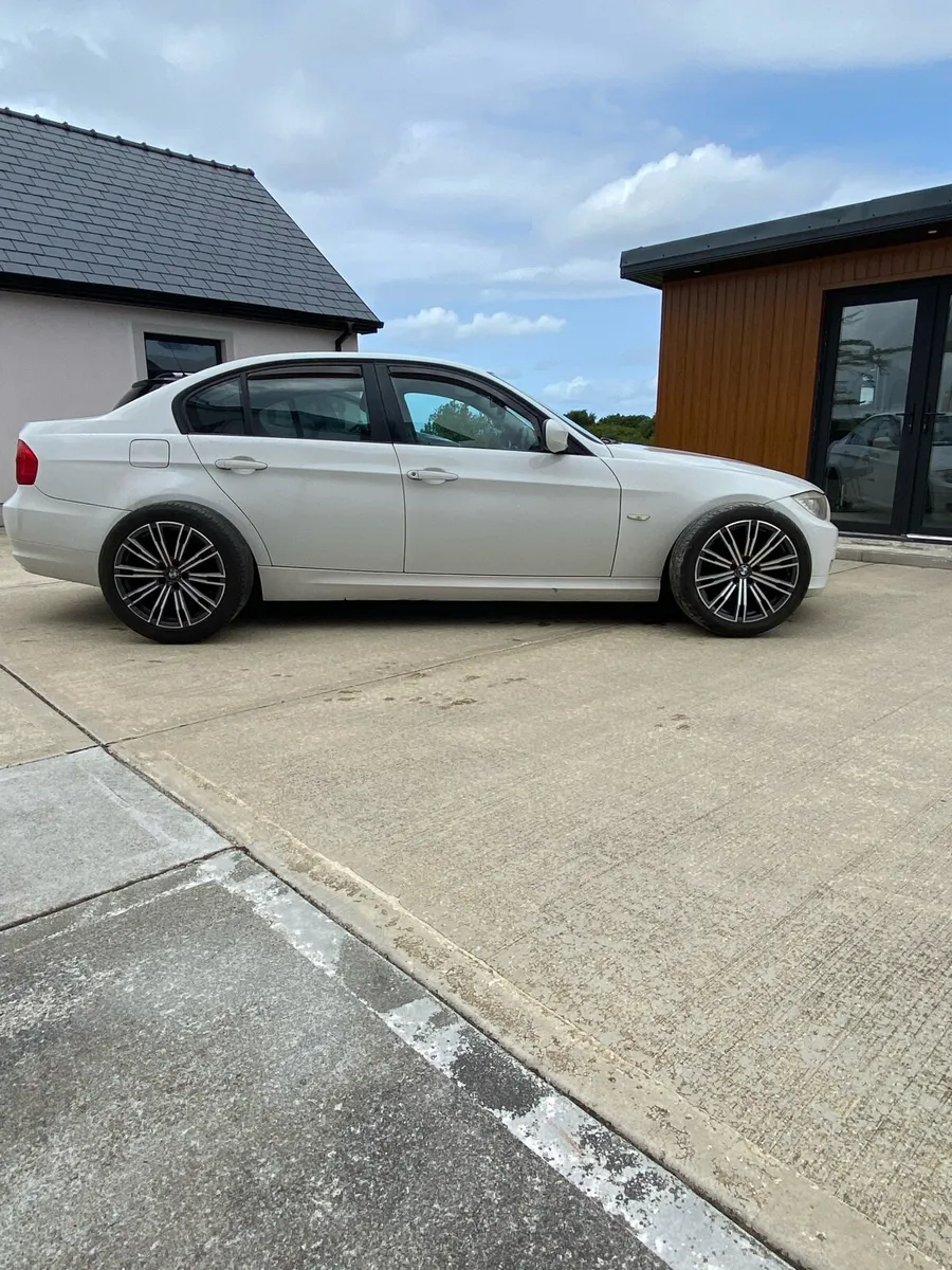 2011 320d tax and test €3200 Ono - Image 1