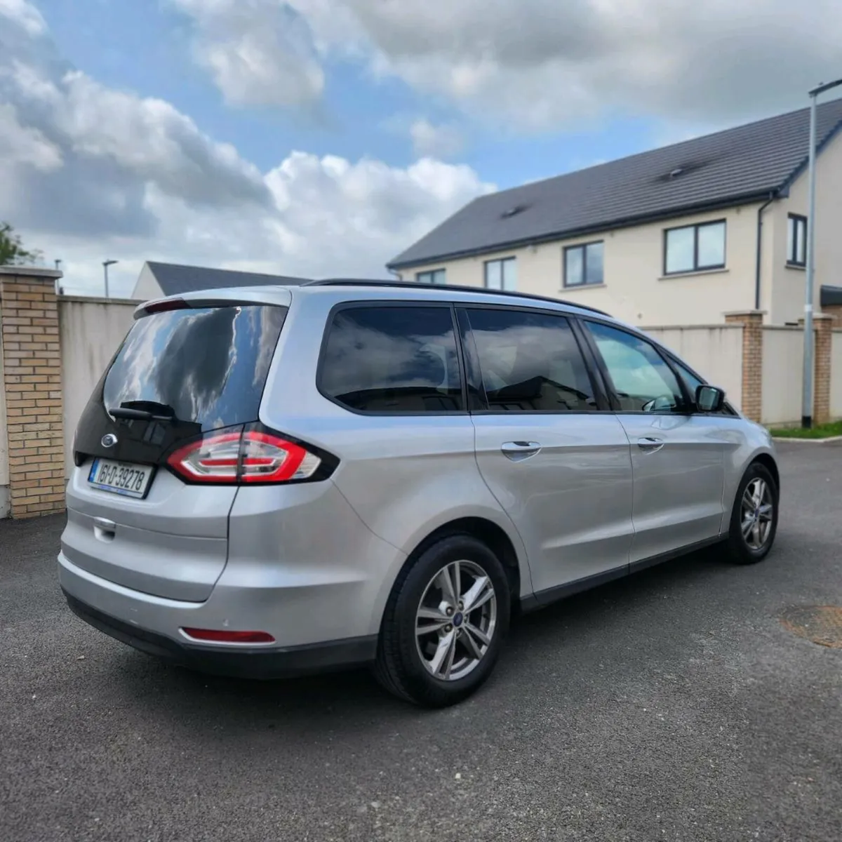 161 Ford Qalaxy 7 seats Automatic €9250 - Image 4