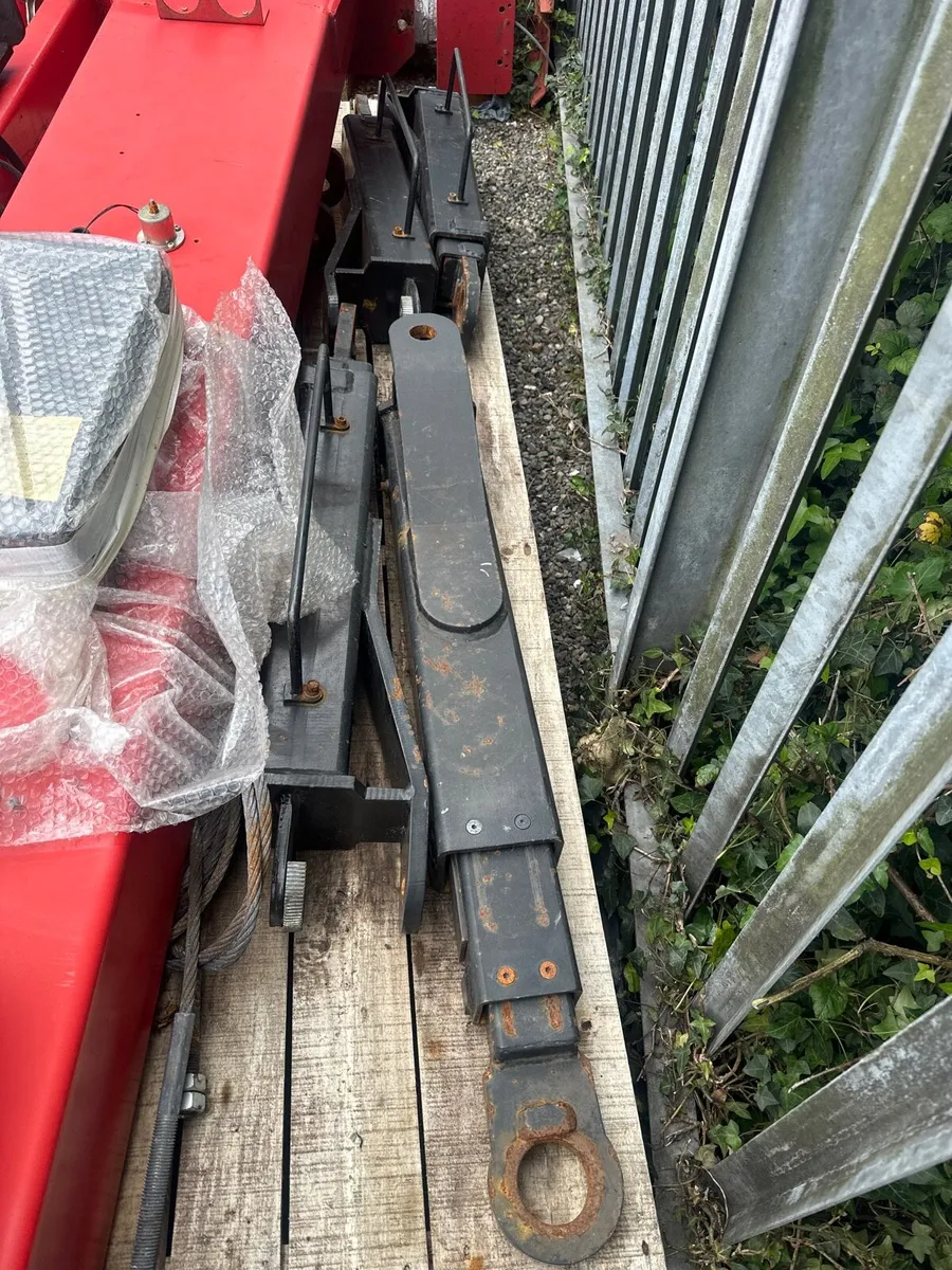 2 post vehicle lifts - Image 2