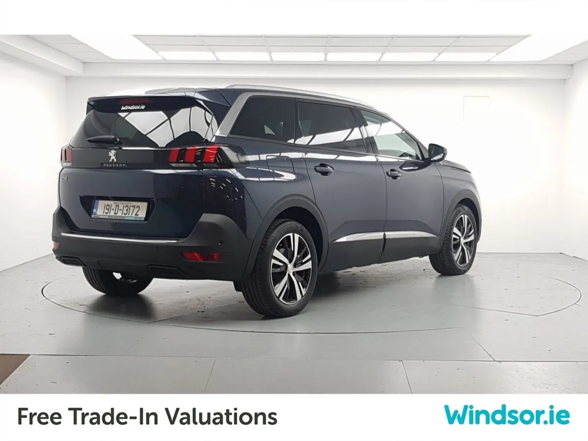 Peugeot 5008 1.5 Bluehdi 130bhp Allure Auto - Image 3