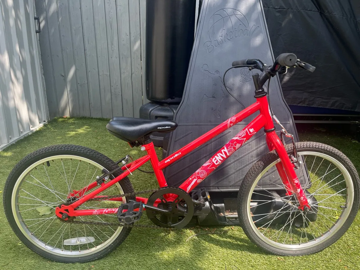 Apollo Envy Kids Bicycle - Image 2