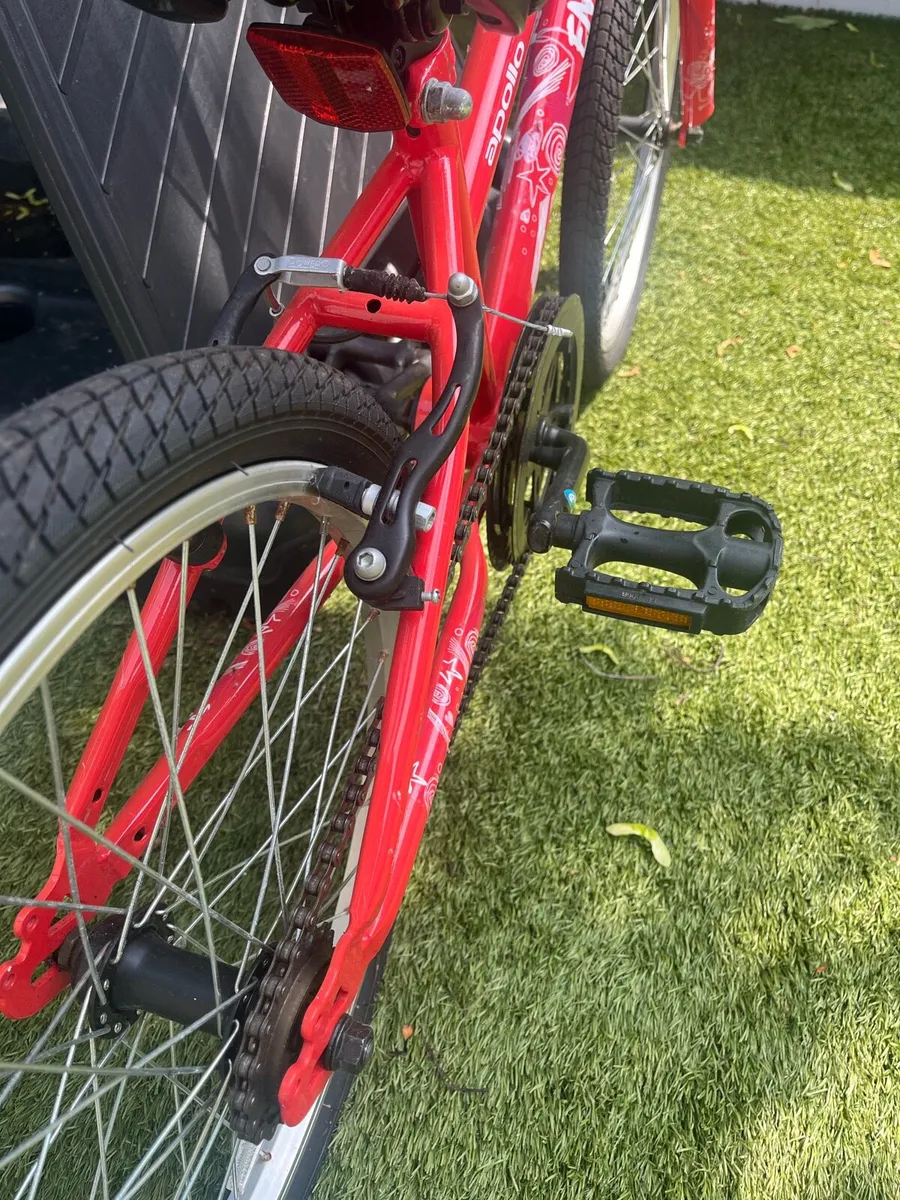 Apollo Envy Kids Bicycle - Image 3