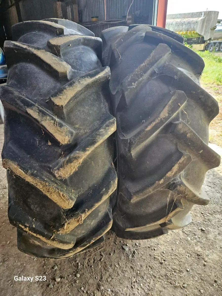 Tractor tyres - Image 1