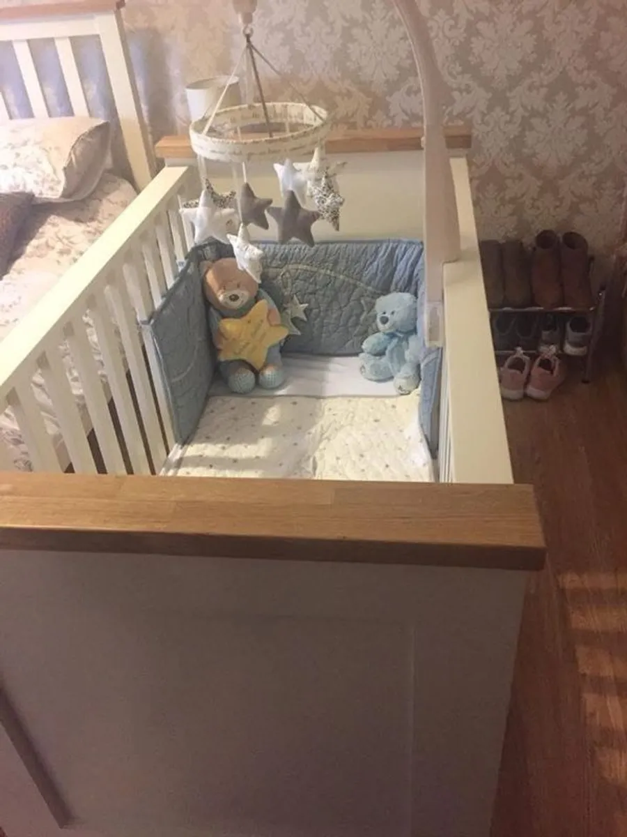 Baby cot - Image 3