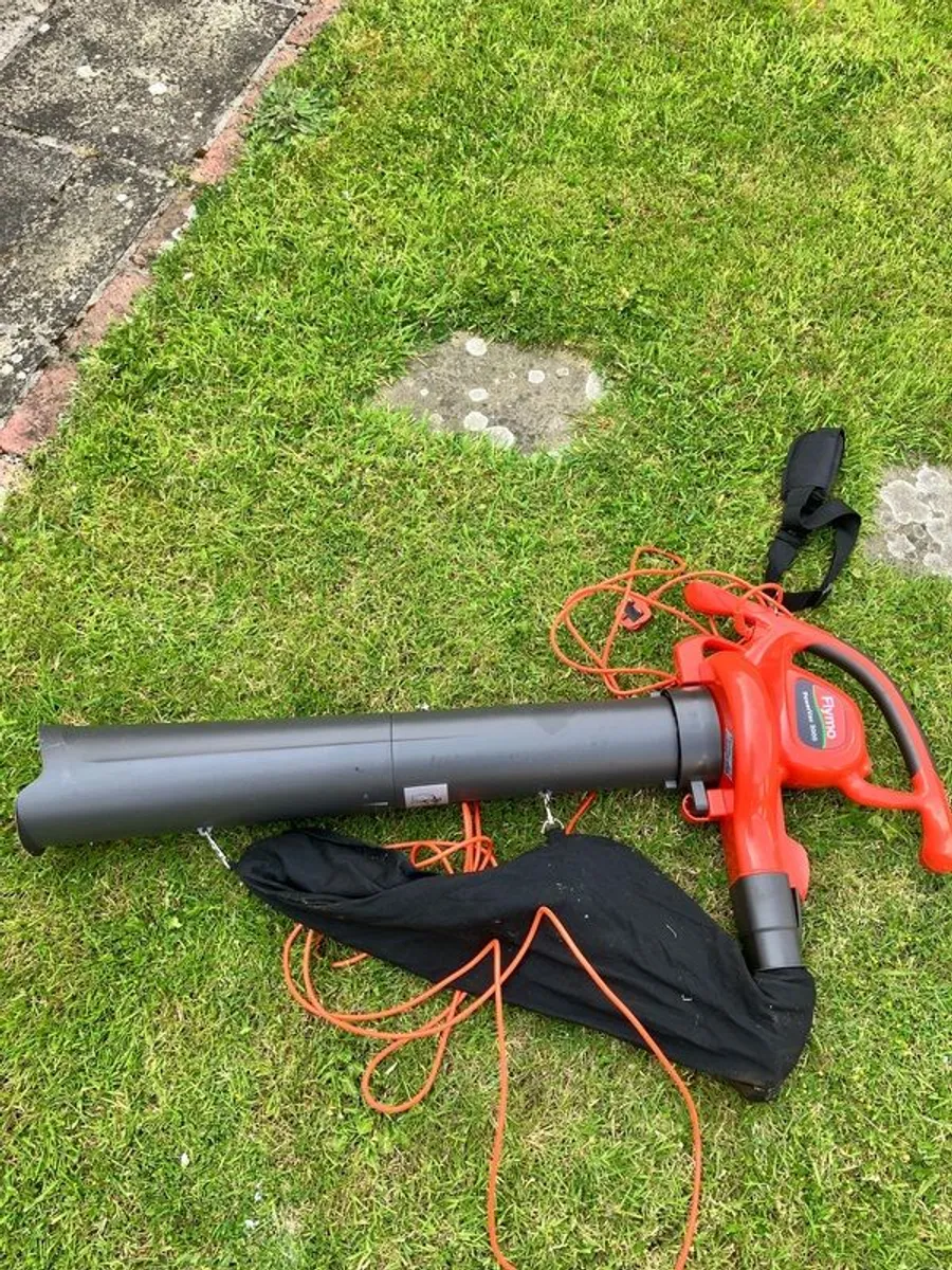 Flymo leaf hoover & blower - Image 1