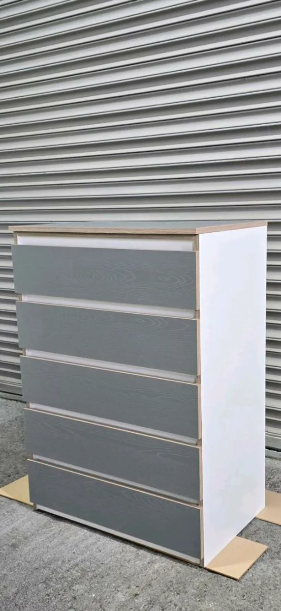Chest of drawers - Image 2