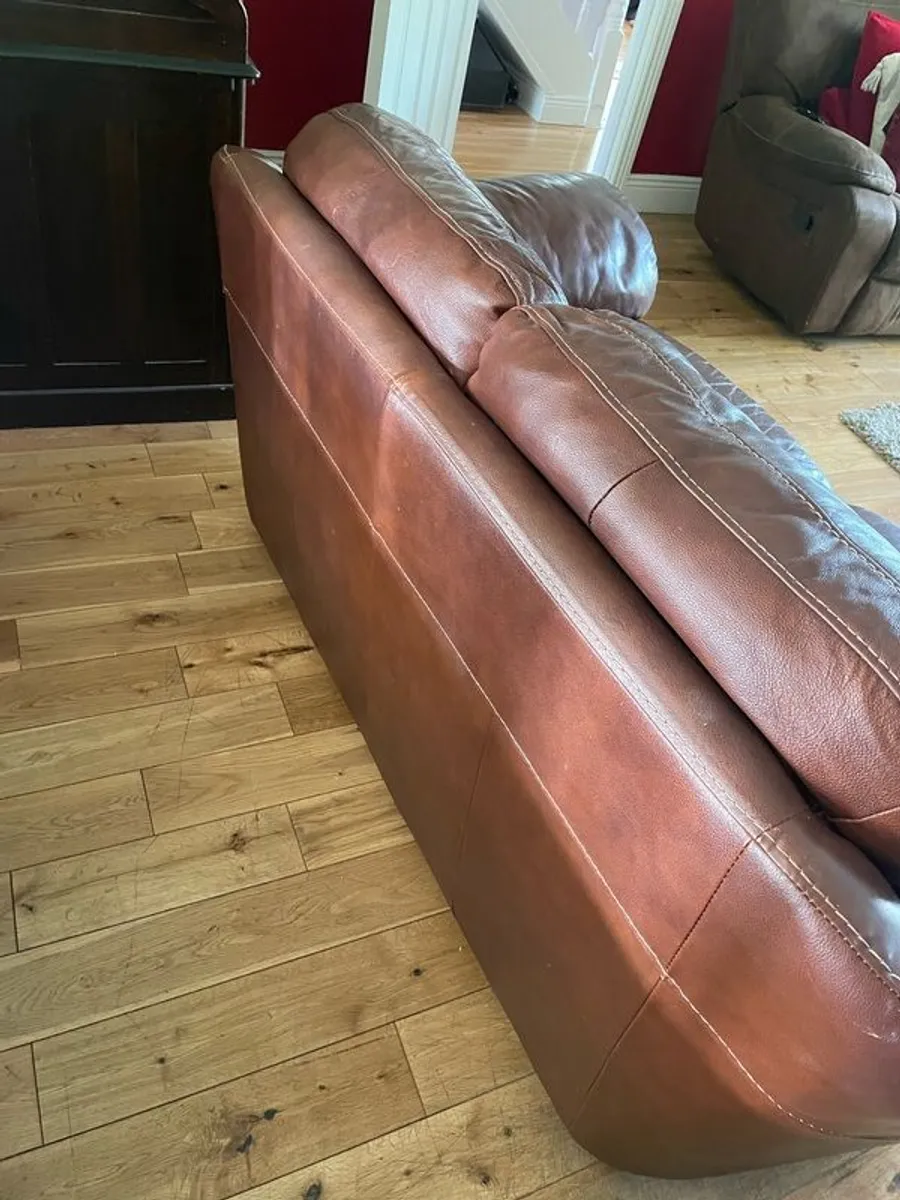 Leather two seater - Image 4