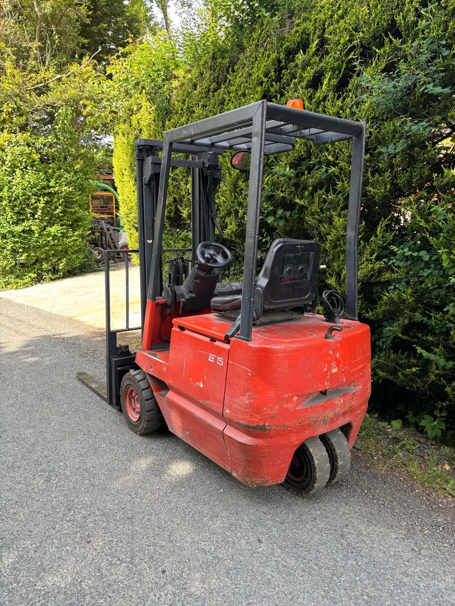 Selection of Electric Forklifts - Image 2
