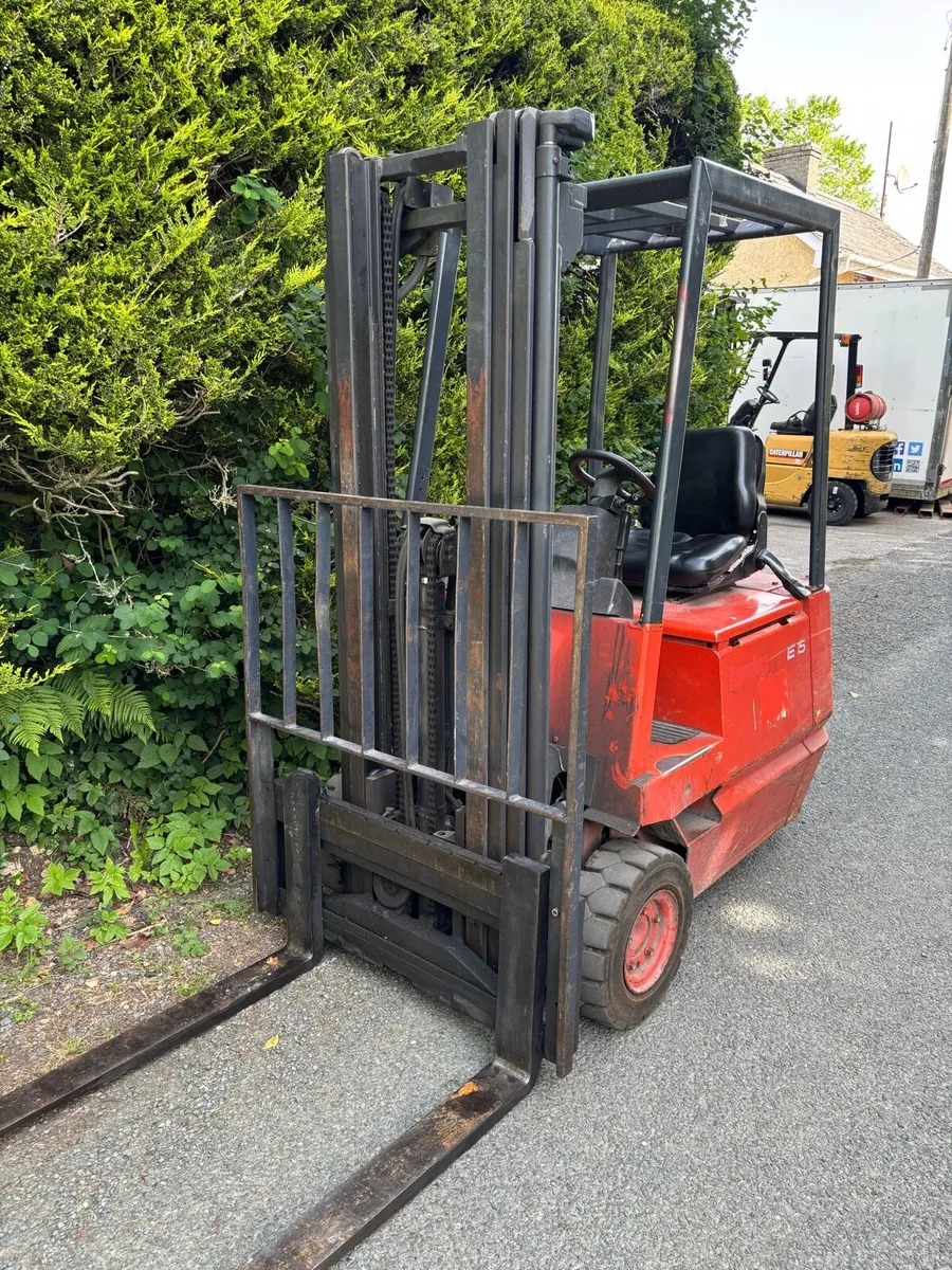 Selection of Electric Forklifts - Image 3