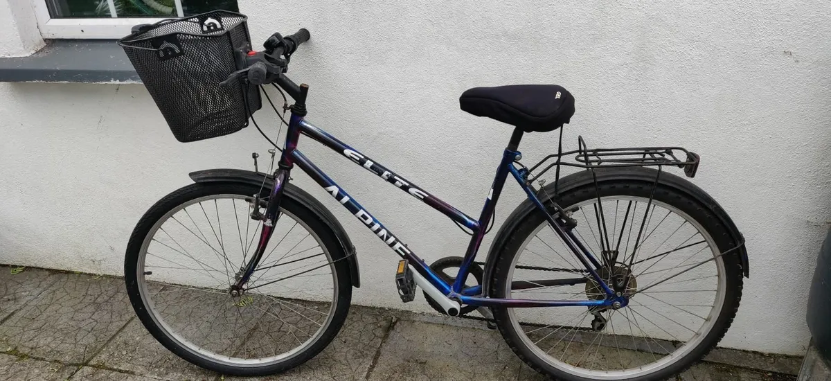 Ladies bicycle - Image 1