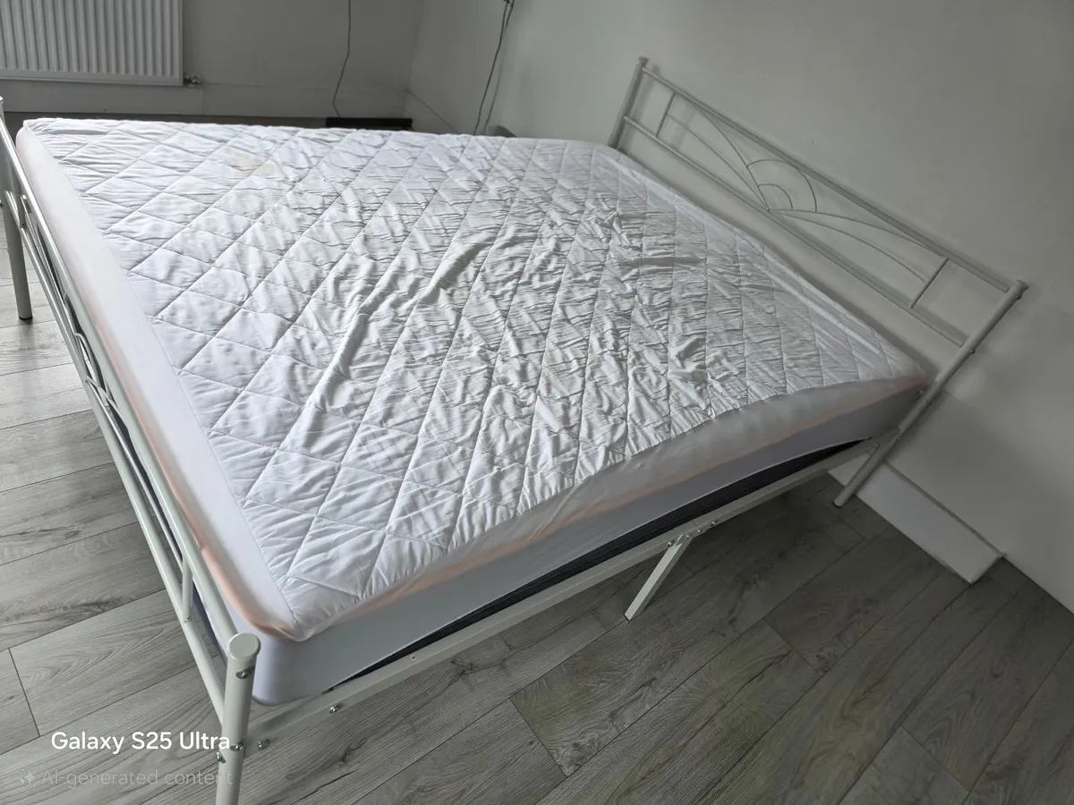 2 metal bed frame, Mattress and mattress protector - Image 1