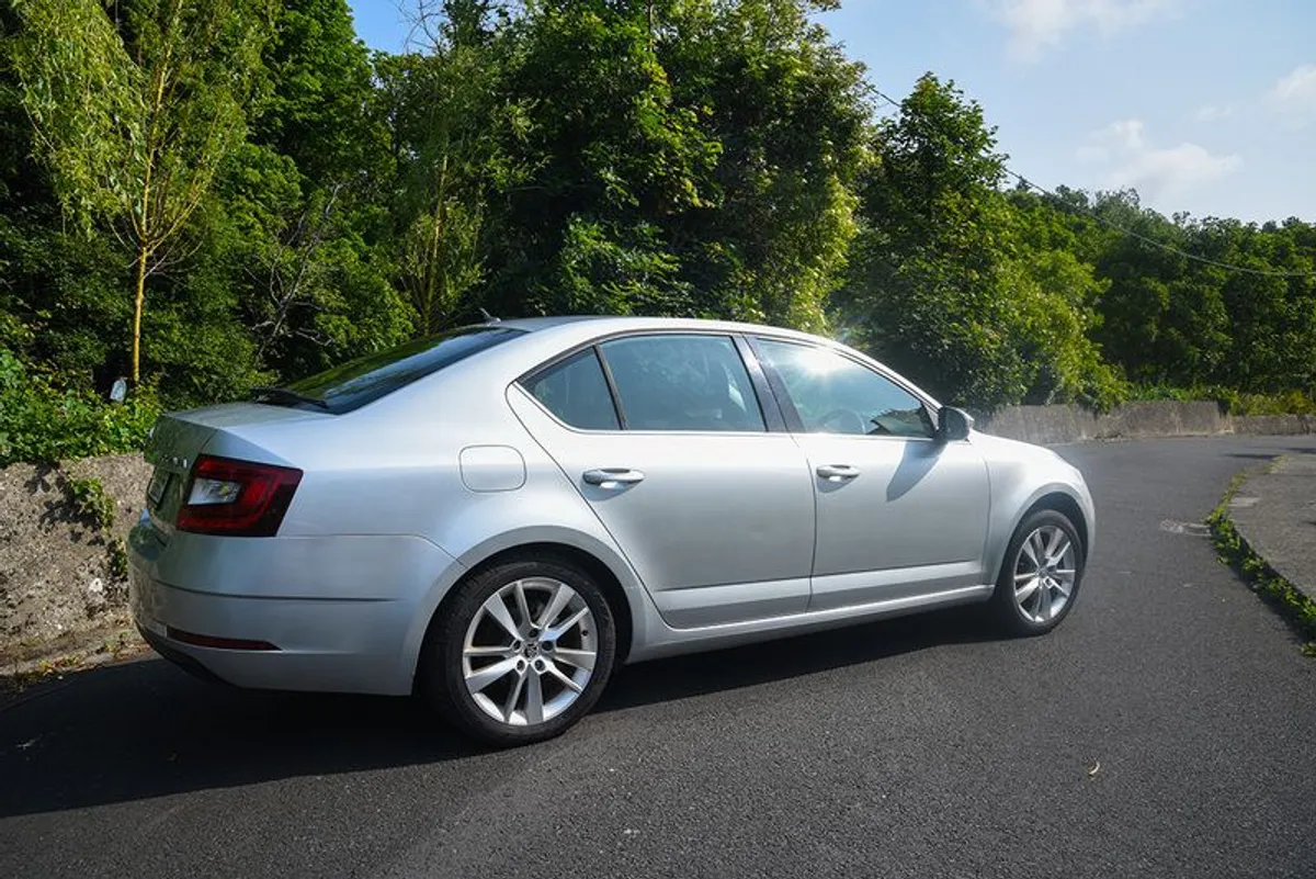 2017 Skoda Octavia 1.6TDI 115 HP Low Mileage - Image 4