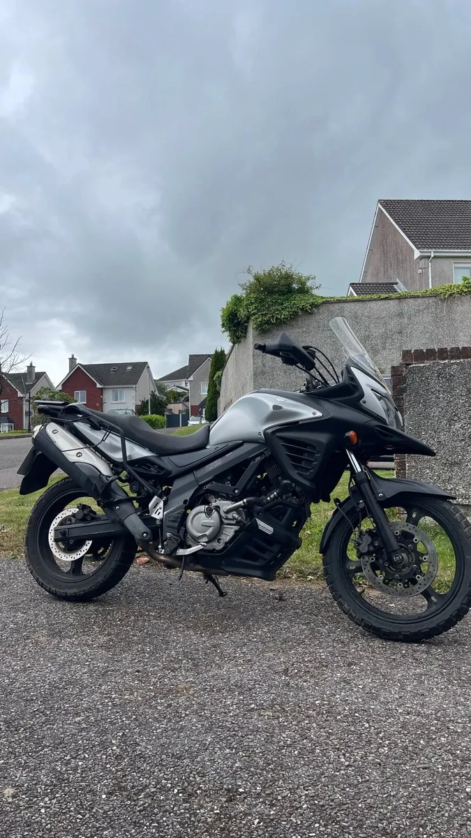 Suzuki V-Strom DL 650 (2012) – Japanese Import - Image 1