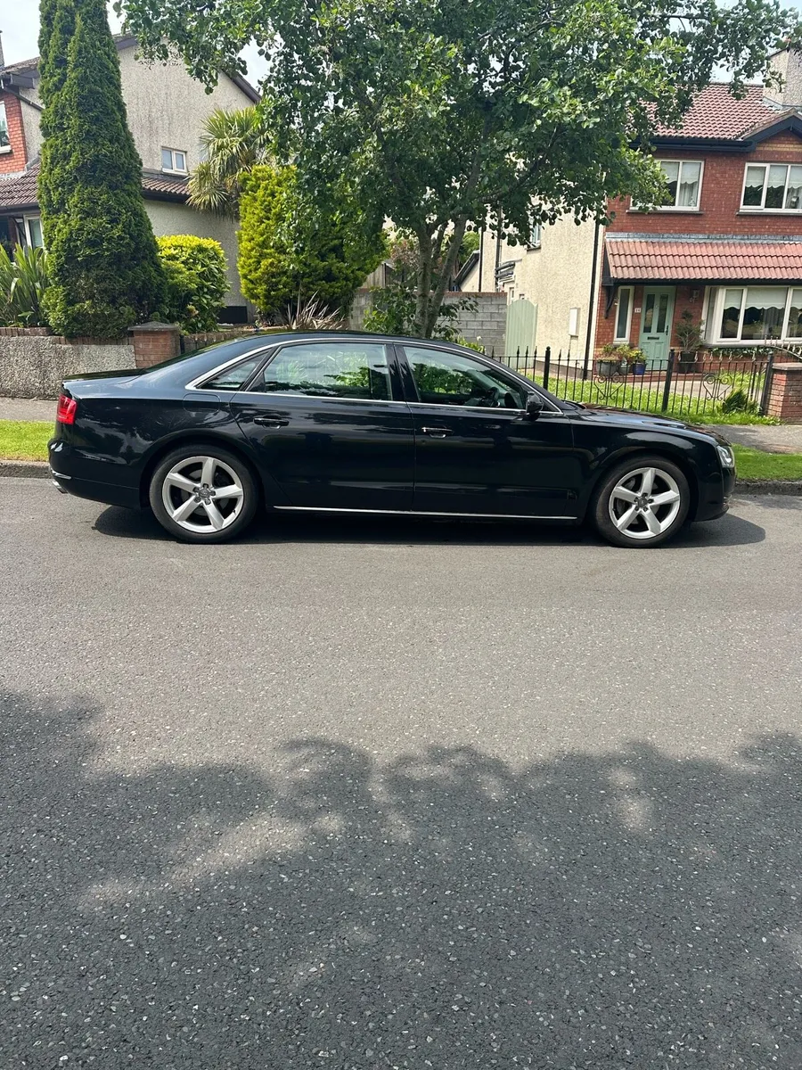 Audi 8 LWB - Image 2