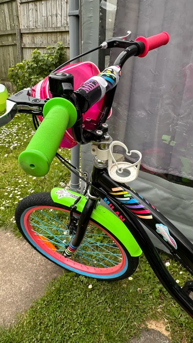 Girls bike 20 inch - Image 4