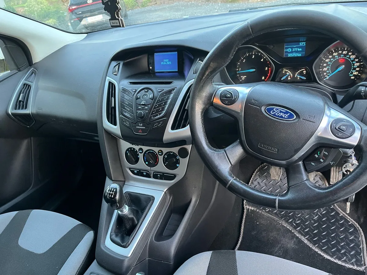 Ford focus - Image 4