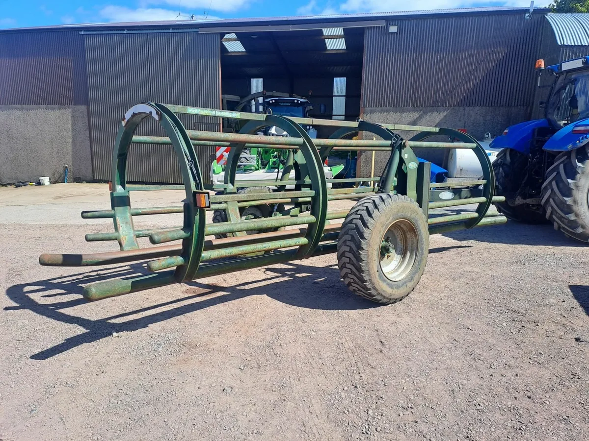 Bale trailer - Image 2