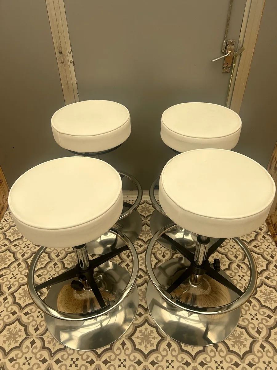 Island stools - Image 2