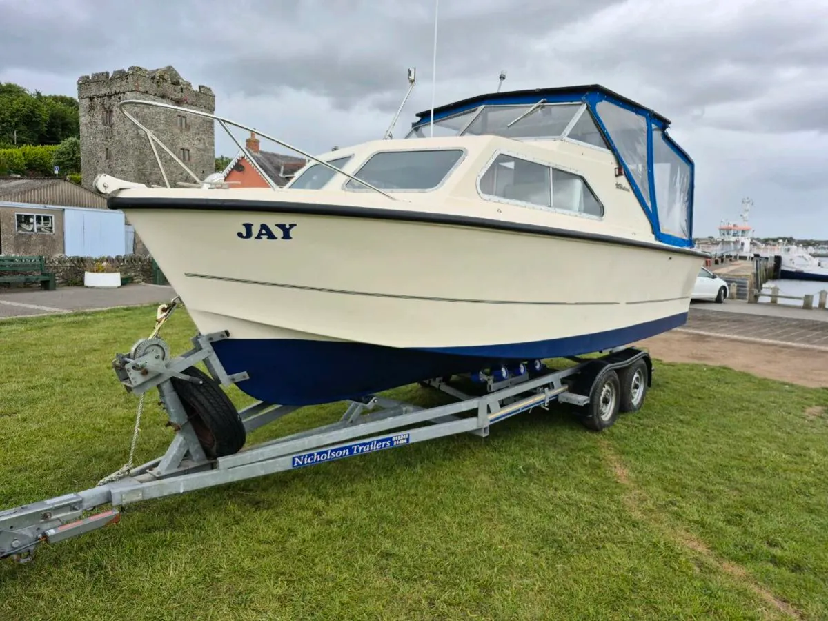 Shetland 640 cabin cruiser boat and trailer - Image 1