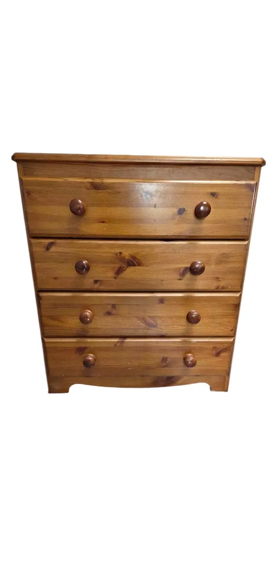 Chest of drawers