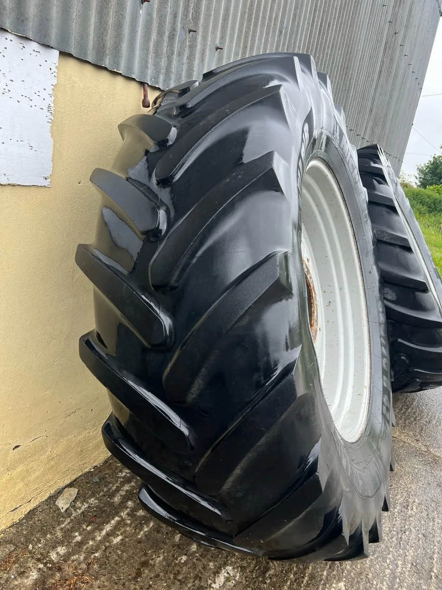 Michelin 620/70R42 + BKT480/70R30 - Image 3