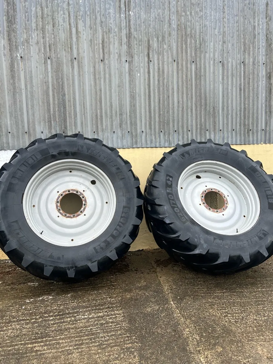 Michelin 620/70R42 + BKT480/70R30 - Image 4