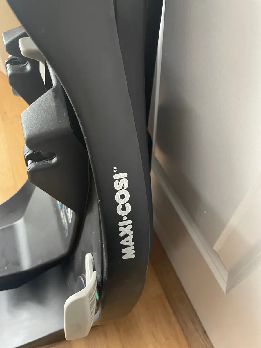 Maxi Cosi 360 Isofix Base - Image 1