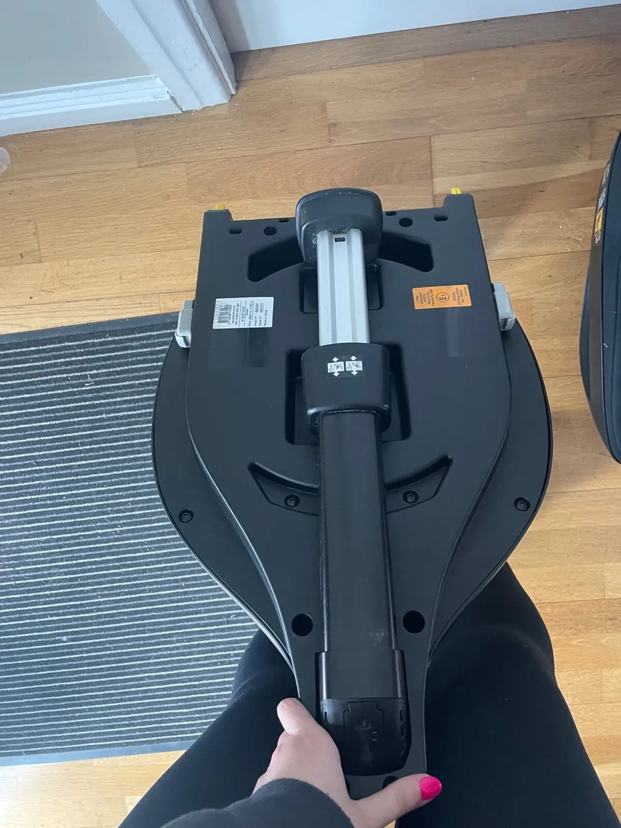Maxi Cosi 360 Isofix Base - Image 2