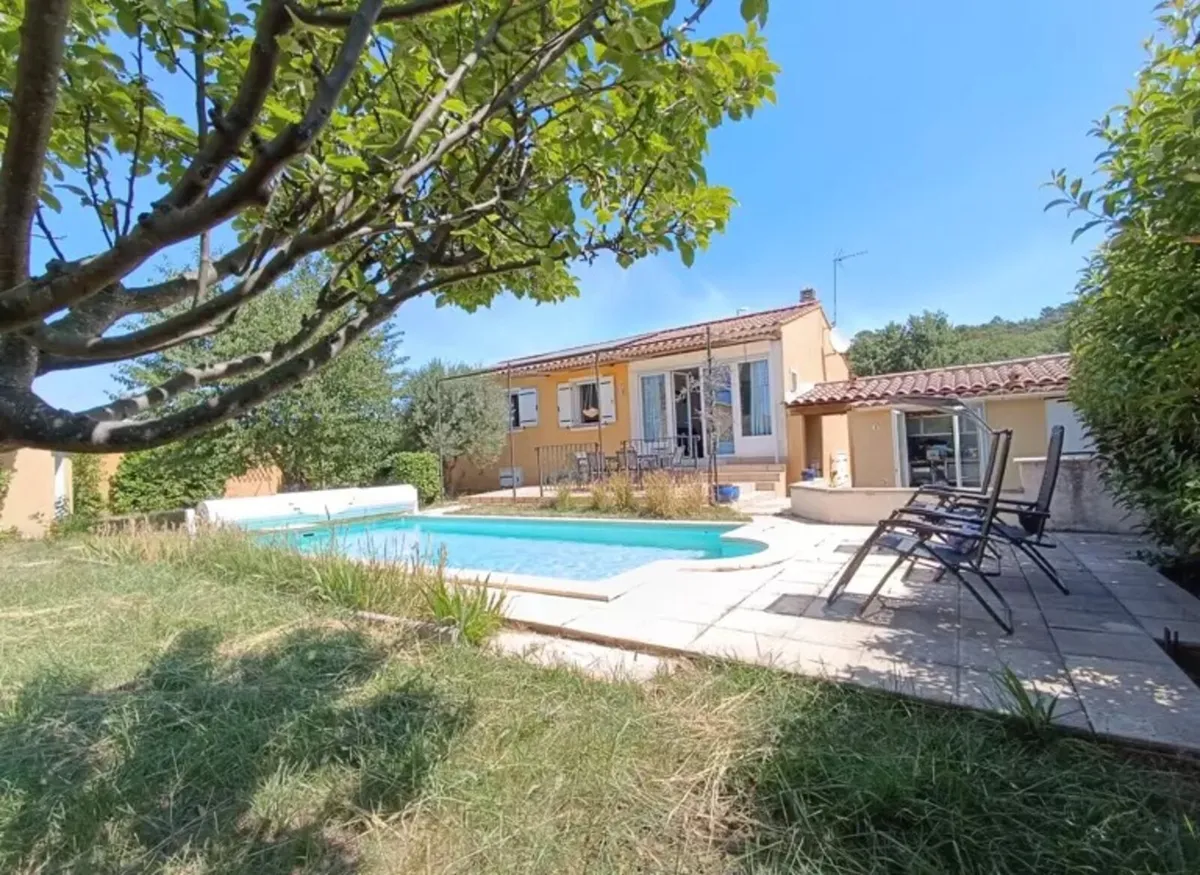 Charming villa for sale in the heart of Provence - Image 1